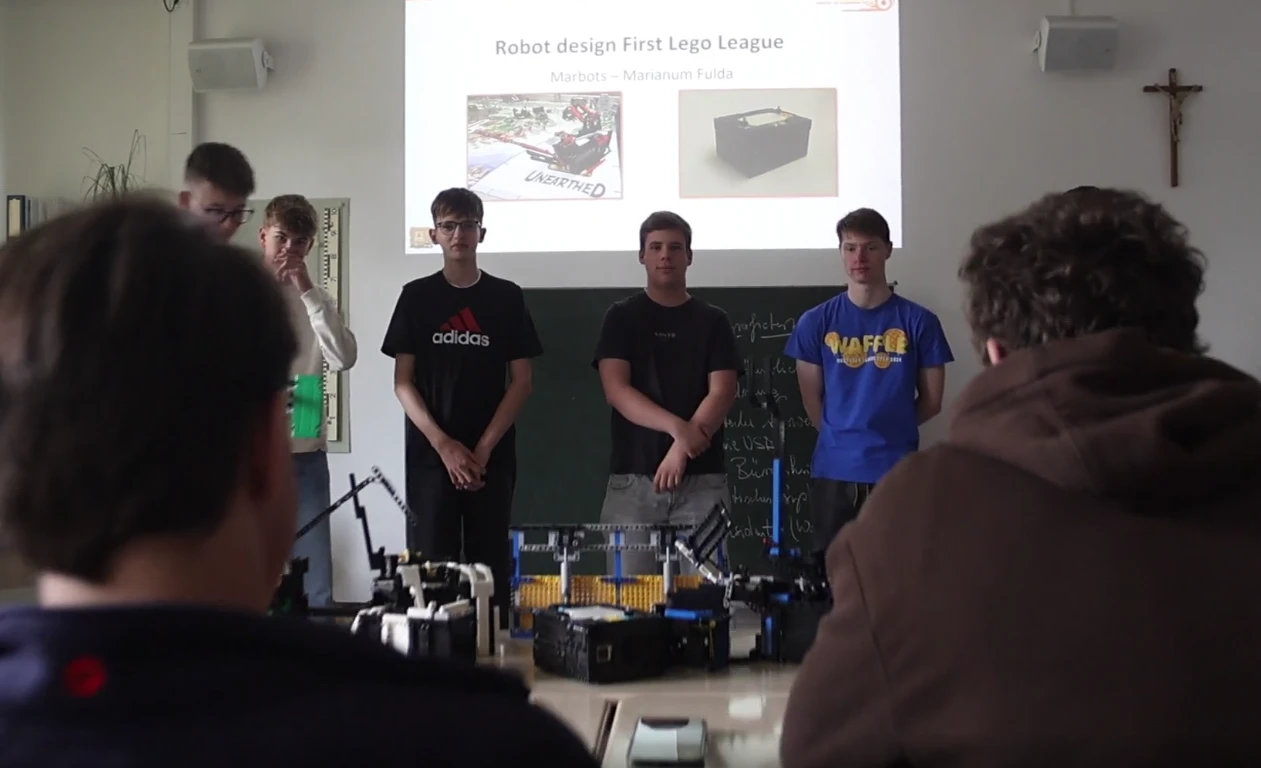 bitful unterstützt die Robotik AG des Marianums auf dem Weg nach Massachusetts